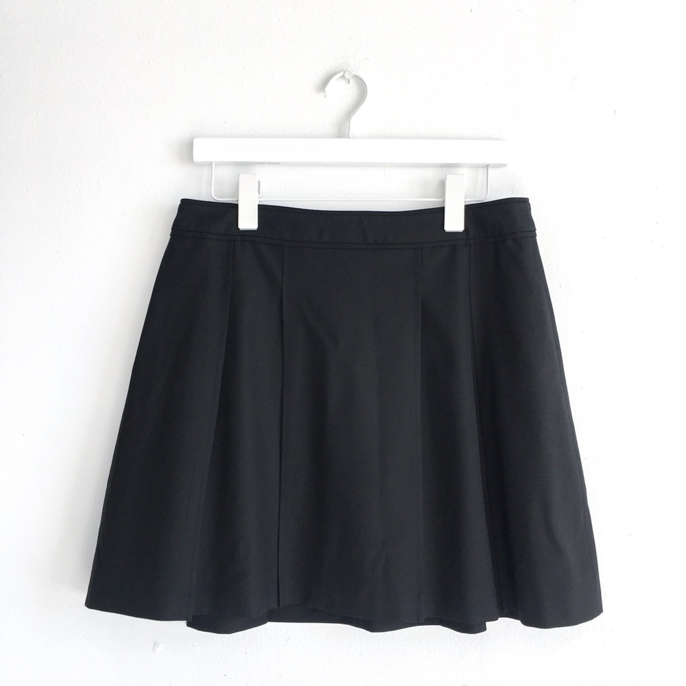 The Limited Black pleated skirt